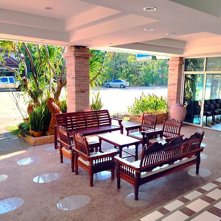 Thong Paeka Hotel Prasat Eksteriør billede