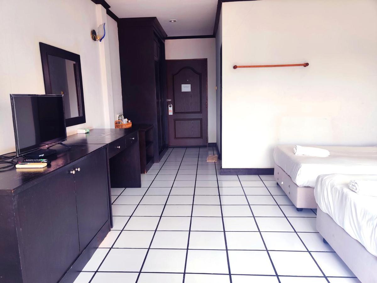 Thong Paeka Hotel Prasat Eksteriør billede