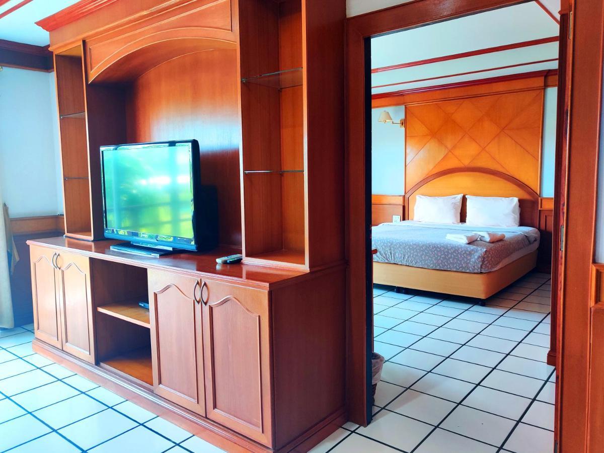 Thong Paeka Hotel Prasat Eksteriør billede