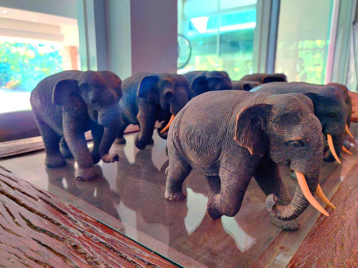 Thong Paeka Hotel Prasat Eksteriør billede