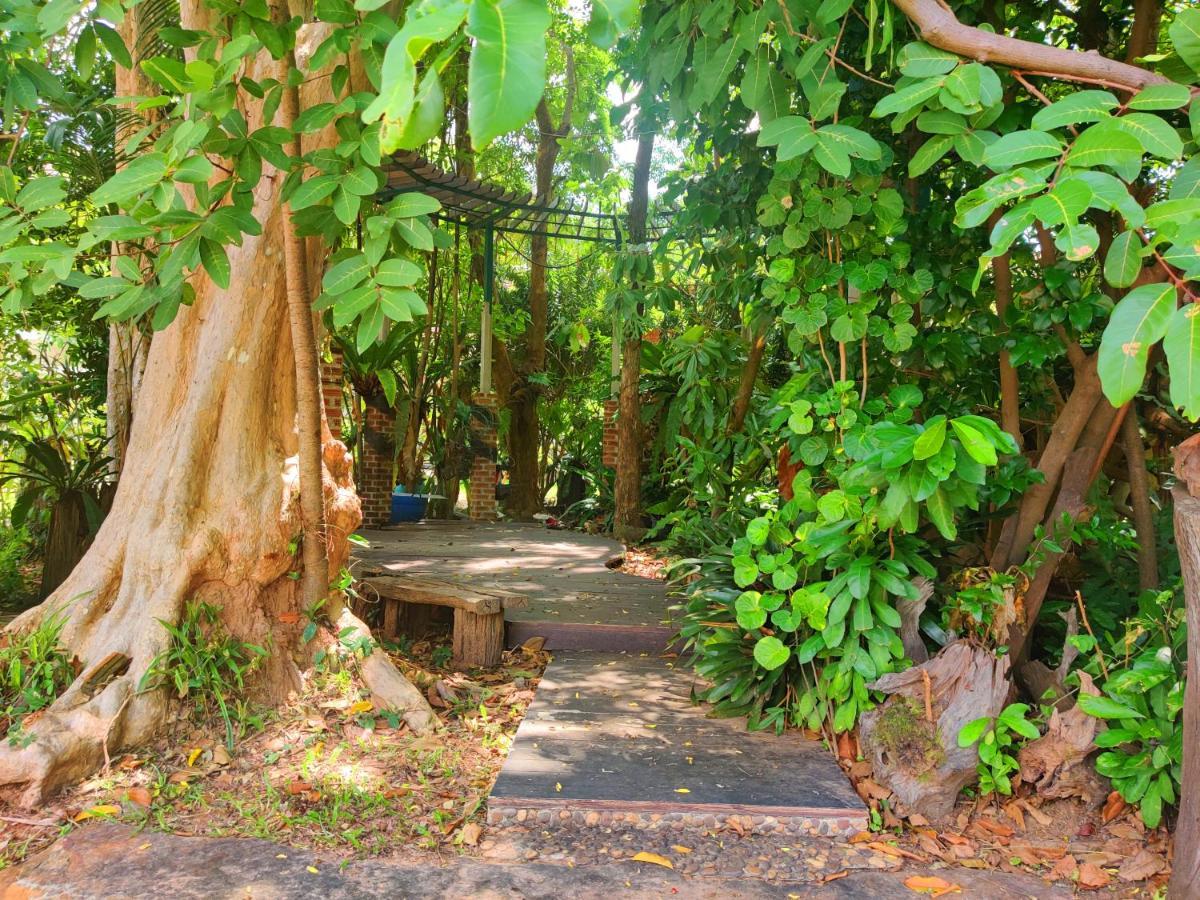 Thong Paeka Hotel Prasat Eksteriør billede
