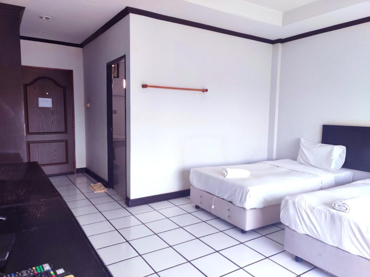 Thong Paeka Hotel Prasat Eksteriør billede