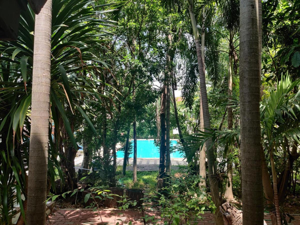Thong Paeka Hotel Prasat Eksteriør billede
