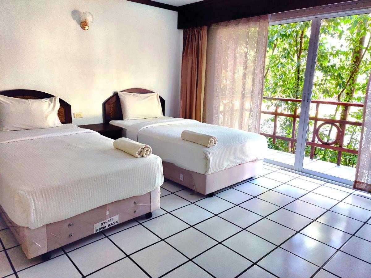 Thong Paeka Hotel Prasat Eksteriør billede