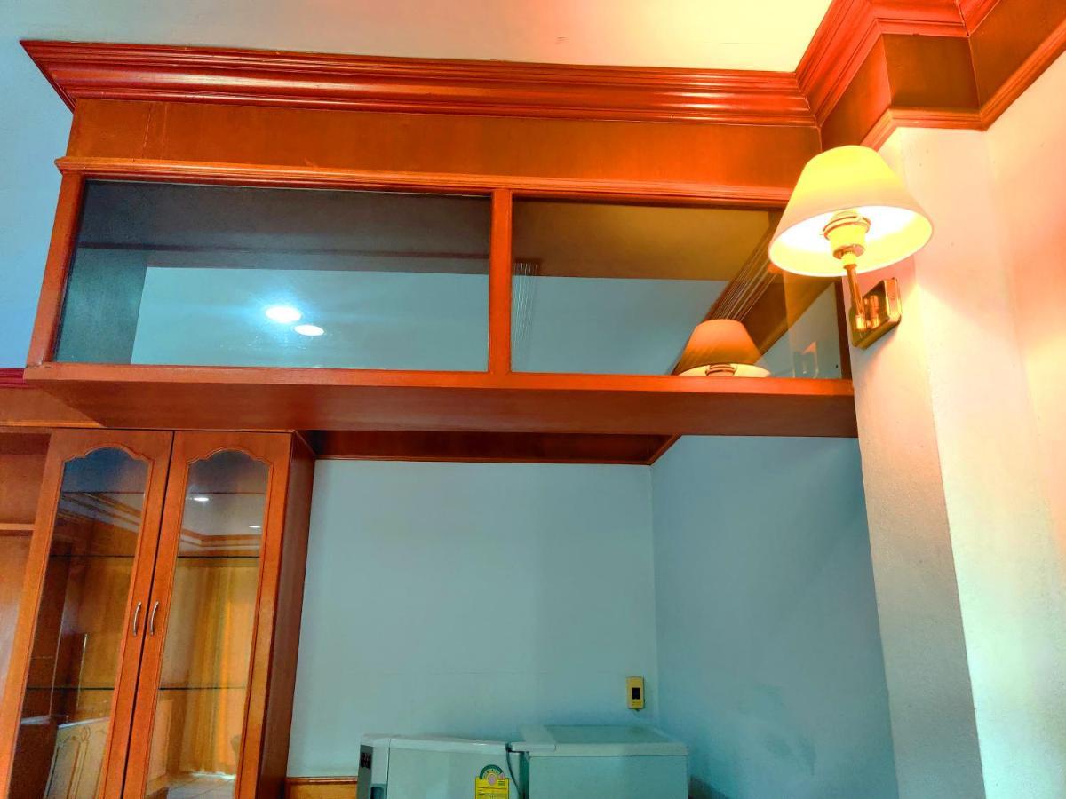 Thong Paeka Hotel Prasat Eksteriør billede