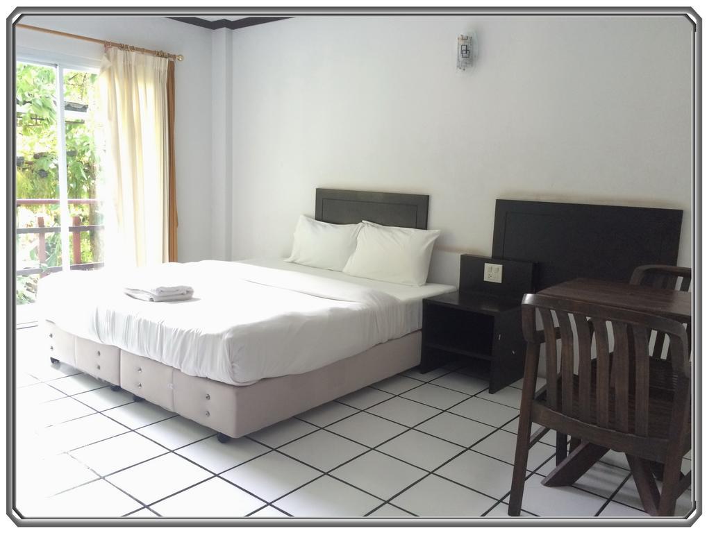 Thong Paeka Hotel Prasat Værelse billede